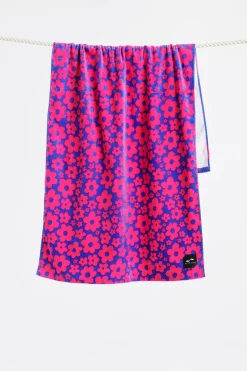 Ginny Vibrant Towel