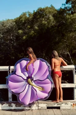 Luxe Hibiscus Pool Float